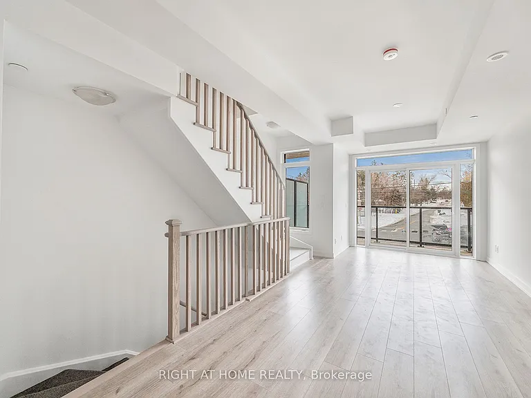 260 Finch Ave E #4 — Photo 11