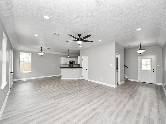 4th image of 1105 E Kyle Rd