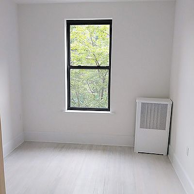 5th image of 160 Wadsworth Ave #207B