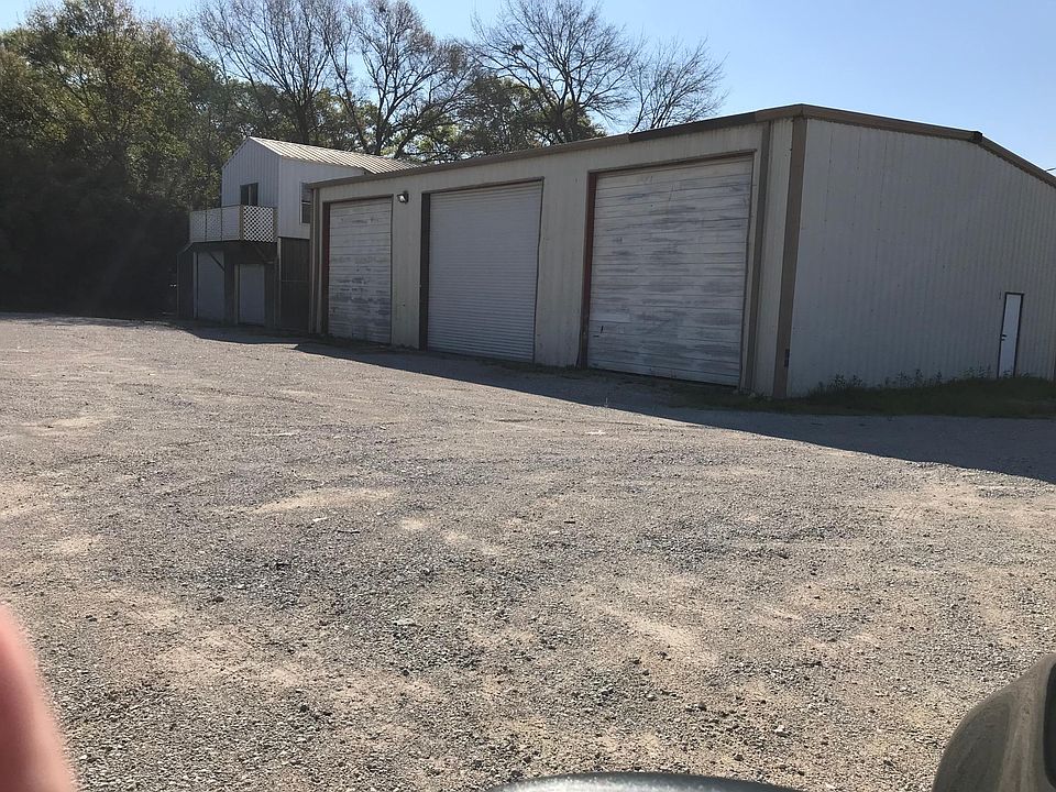 2nd image of 265 N Post Oak Rd
