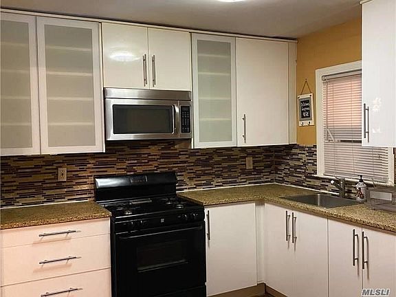 3rd image of 1415 S Park Pl