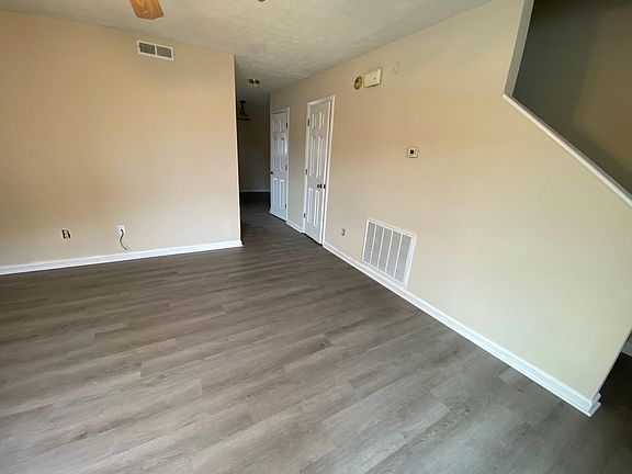 2nd image of 525 Lost Cir APT A