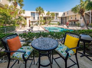 901 Ocean Blvd APT 5, Atlantic Beach, FL 32233
