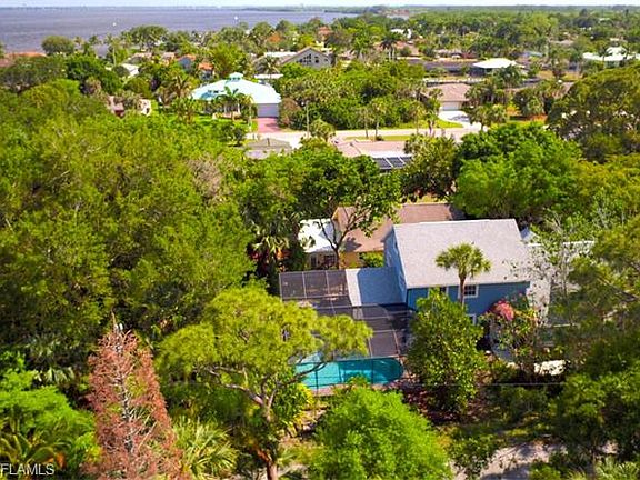 3rd image of 4138 Saums Dr
