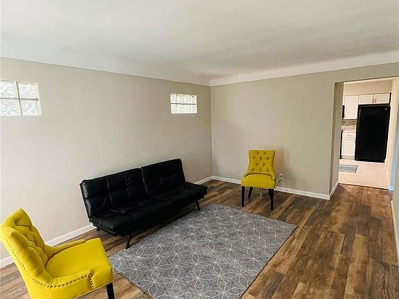 5th image of 209 E Felton Ave