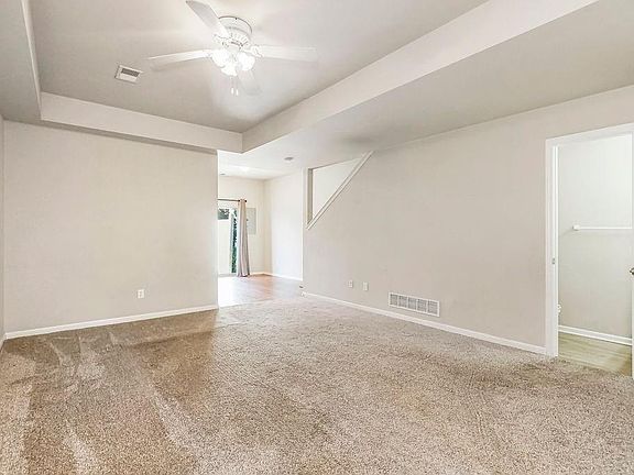 4th image of 233 N 6th Ter
