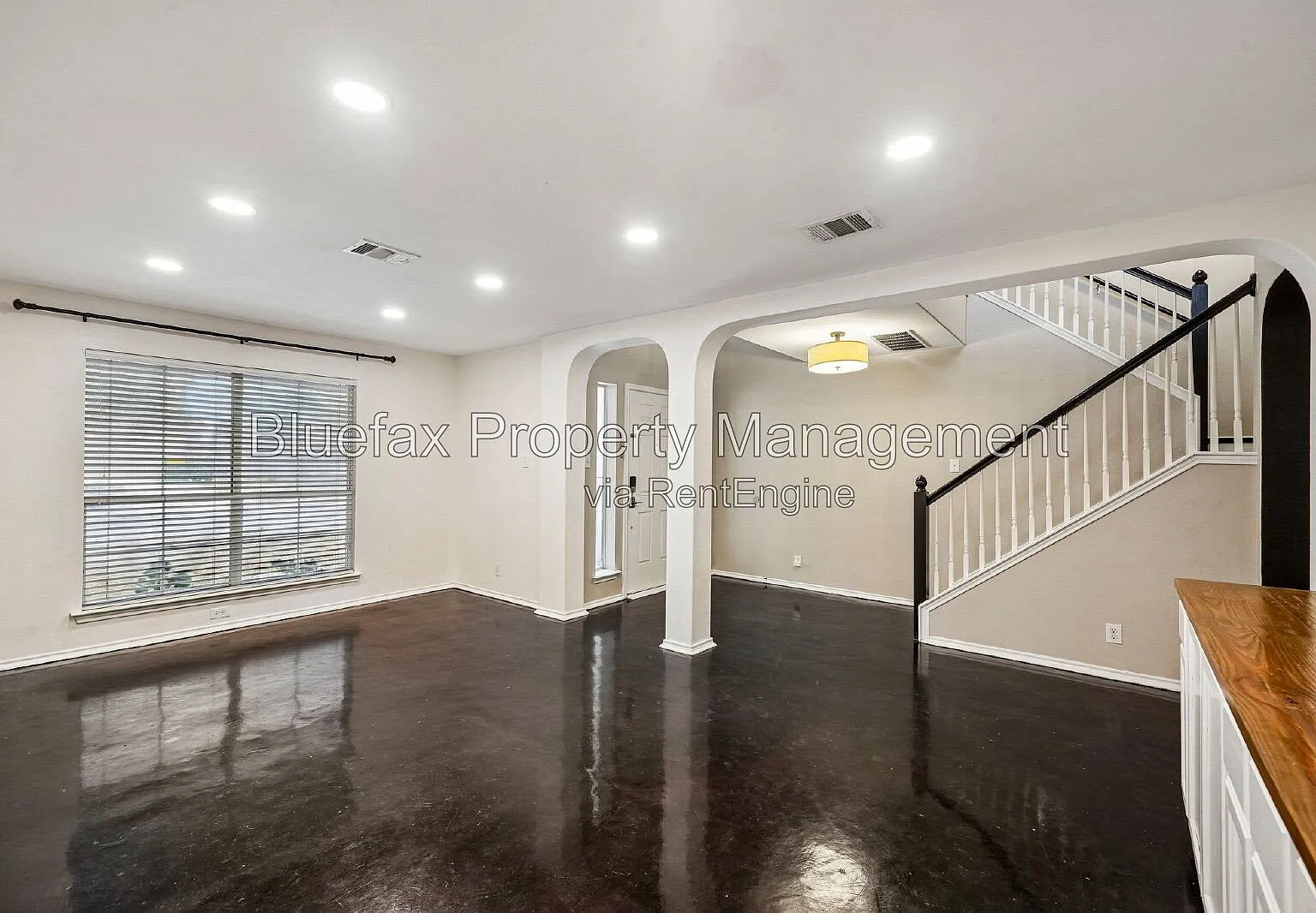 5 bed, 3.0 bath, 3031 sqft, $2,200 — Photo 4