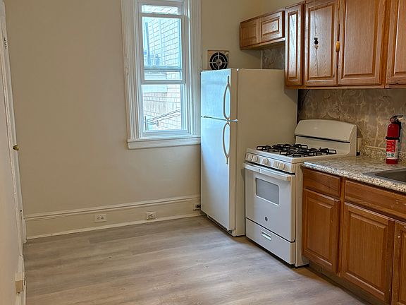 4th image of 4206 Palisade Ave Floor 2