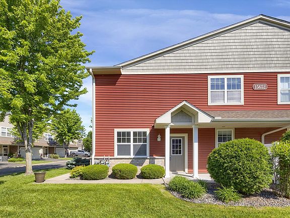 5th image of 15652 Emerald Dr #1