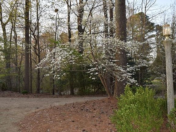 4th image of 1236 Peachtree Dr