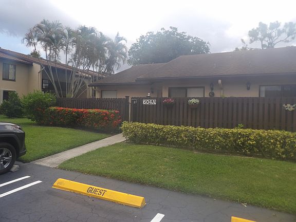 2nd image of 604 Sea Pine Way APT A