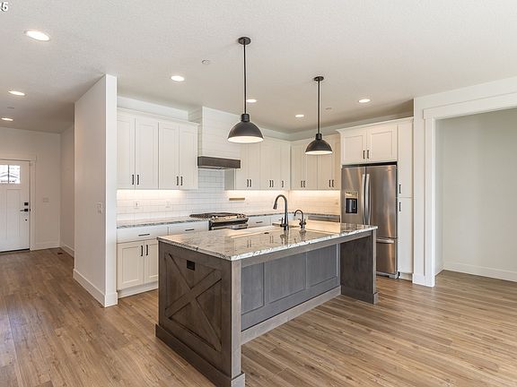 4th image of 2898 NW Mount Ashland Ln