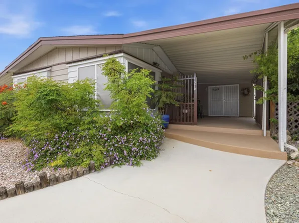 1370 Cabrillo Dr, Hemet, CA 92543