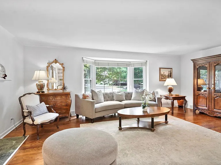 360 Neff Rd — Photo 5