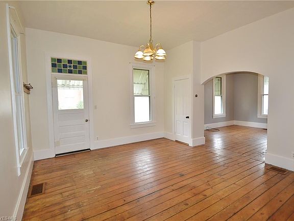 4th image of 71 W Rebecca St