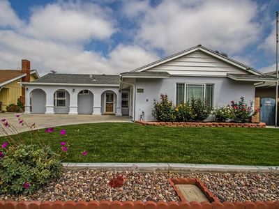 745 Center Ln, Santa Paula, CA, 93060