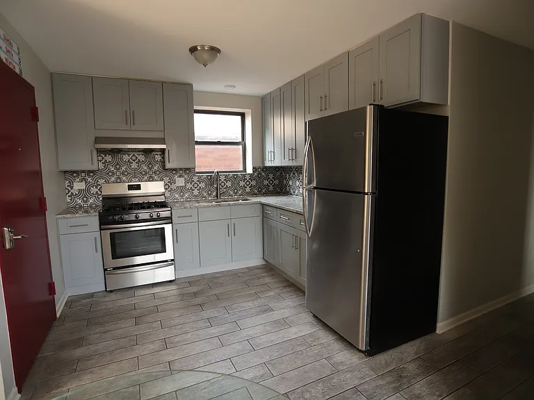 829 S Carpenter St #3 — Photo 4