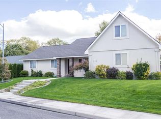 813 S Penn St, Kennewick, WA 99336