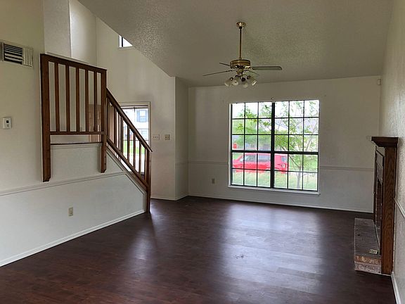 2nd image of 1610 Bobby Lee Dr
