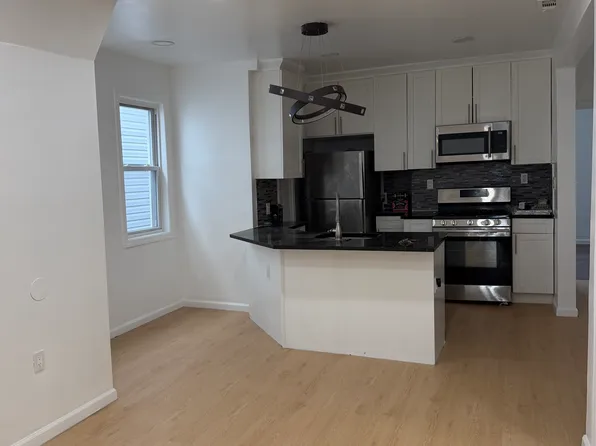 197 S 11th St Floor 3, Newark, NJ 07107