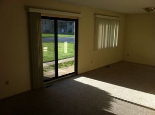 15500 Clovernook Dr APT A, Grand Haven, MI 49417