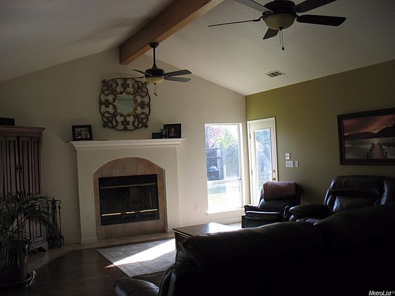 3rd image of 7120 Blandford Ct