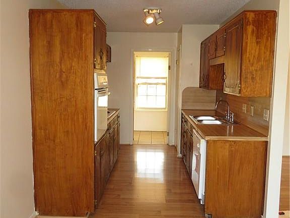 5th image of 2720 Phyllis Dr