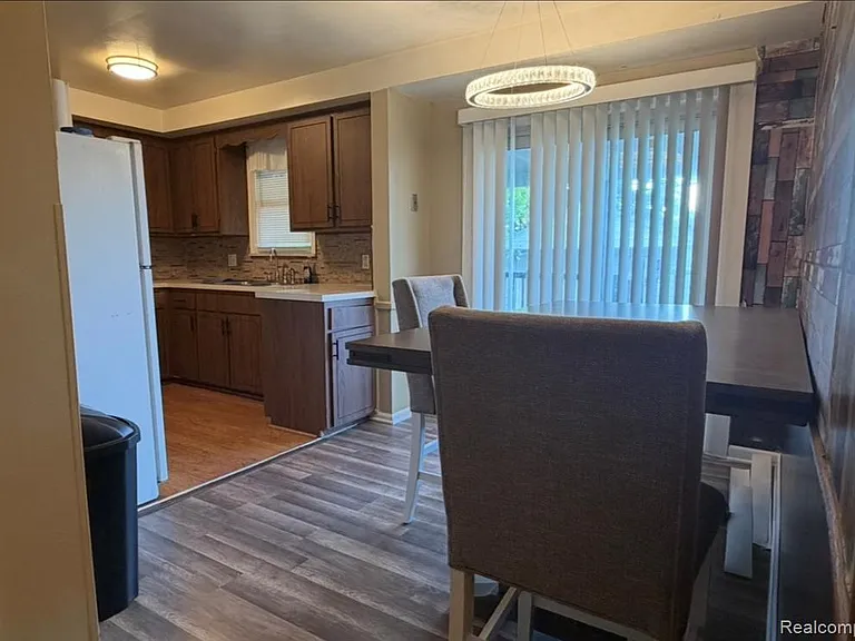 1436 Berrywood Ln — Photo 3