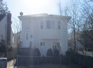 166 Wellington St, Hempstead, NY 11550