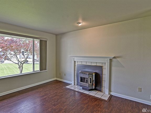 5th image of 11906 28th Pl NE