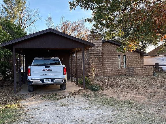 4th image of 806 SE 5th St