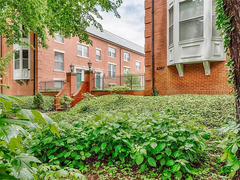 4367 Laclede Ave #E — Photo 16