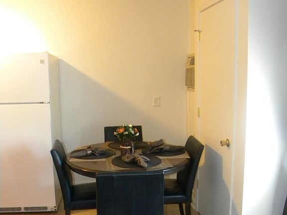 4th image of 5840 W 38th St APT 10
