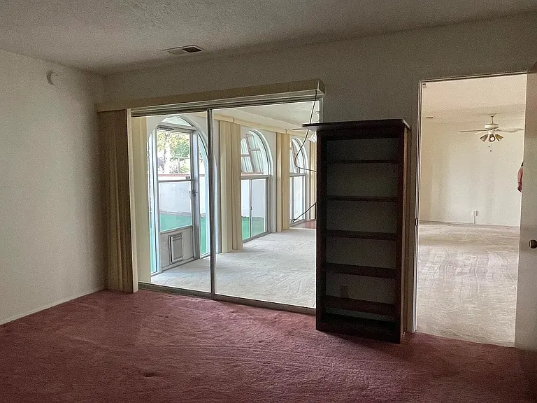 708 Western Dr — Photo 10