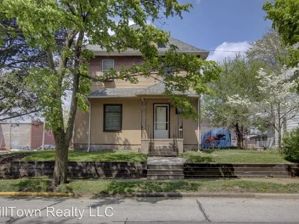 2403 5th Ave, Moline, IL 61265