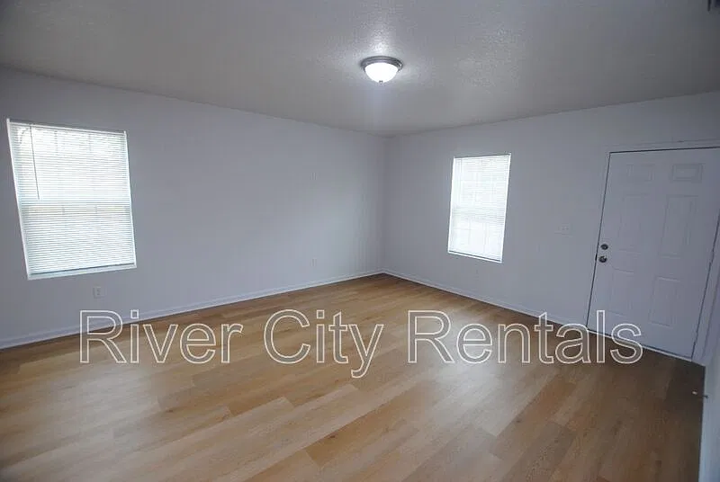 3 bed, 2.0 bath, 1307 sqft, $1,475 — Photo 2