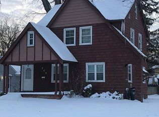 220 Franklin Dr, Berea, OH