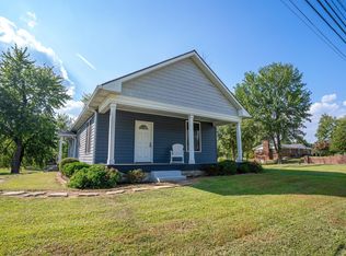 6100 Oak Hill Rd, Evansville, IN 47711