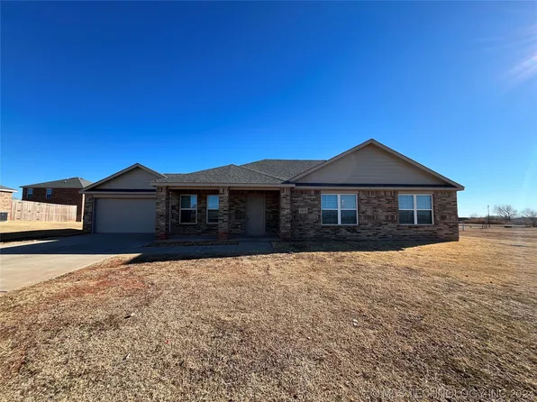 1809 Rialto St, Clinton, OK 73601