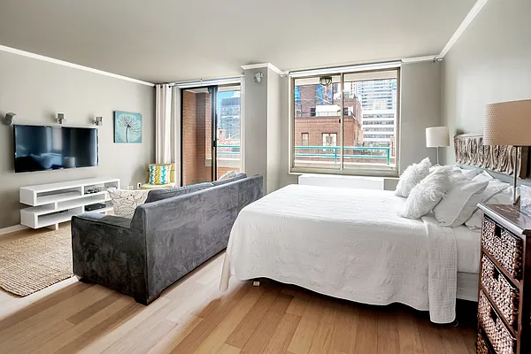 Rented by Compass | media 8