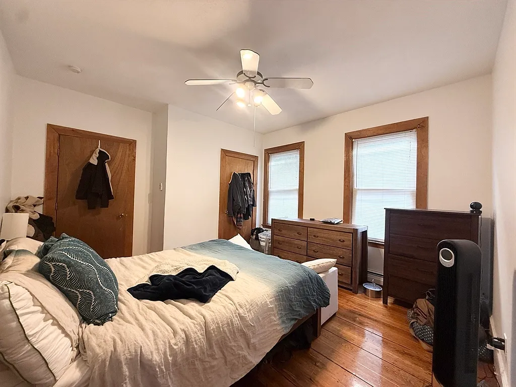 2 bed, 900 sqft, $3,750 — Photo 2