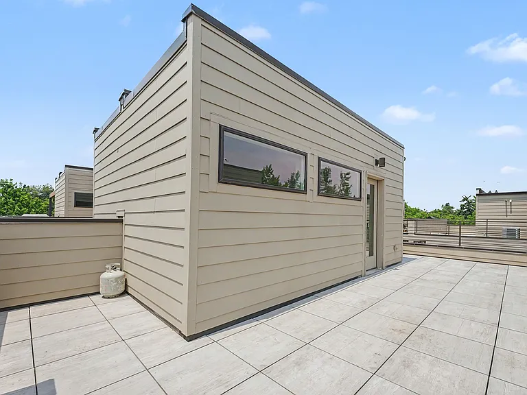 2868 N Hazel Ct — Photo 16