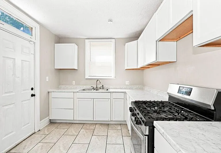 132 S Highland Ave — Photo 7