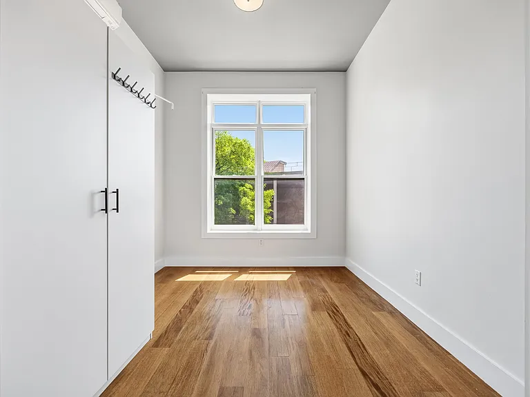 533 Park Pl #2F — Photo 5