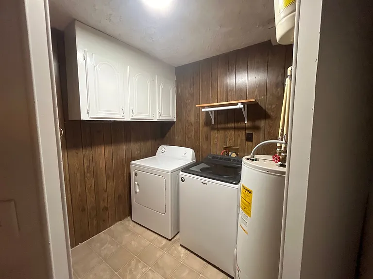 1723 W Poplar St #B — Photo 6