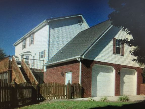 Side Garage, Rear Deck