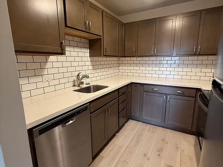 105 Rampart Dr — Photo 1