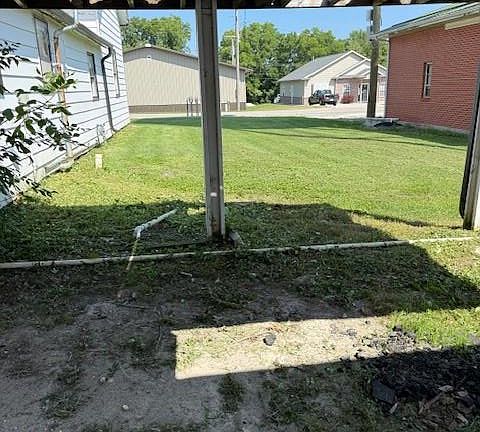 5th image of 215 College St