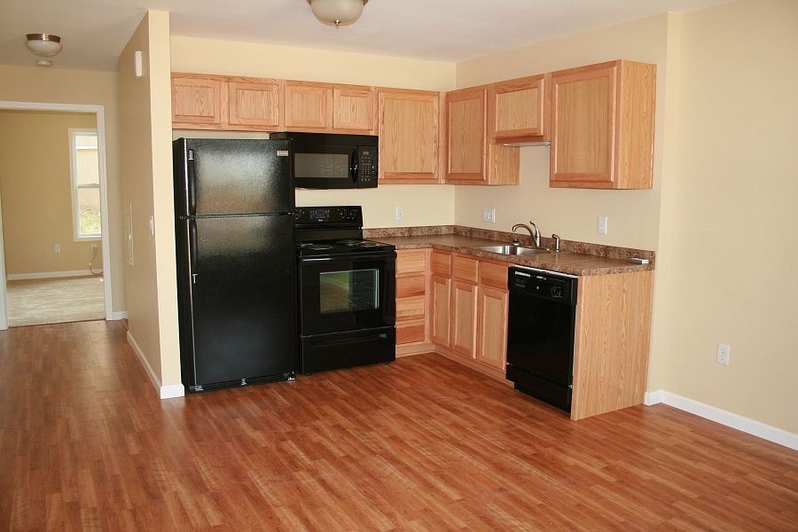 1st image of 1028 Avery St
