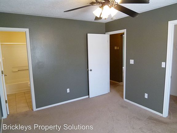 5th image of 9909 Silverton Dr NW